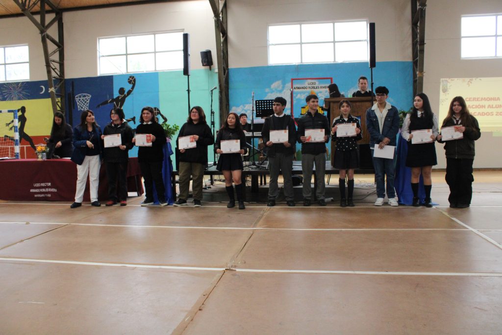 Ceremonia de premiación de estudiantes destacados